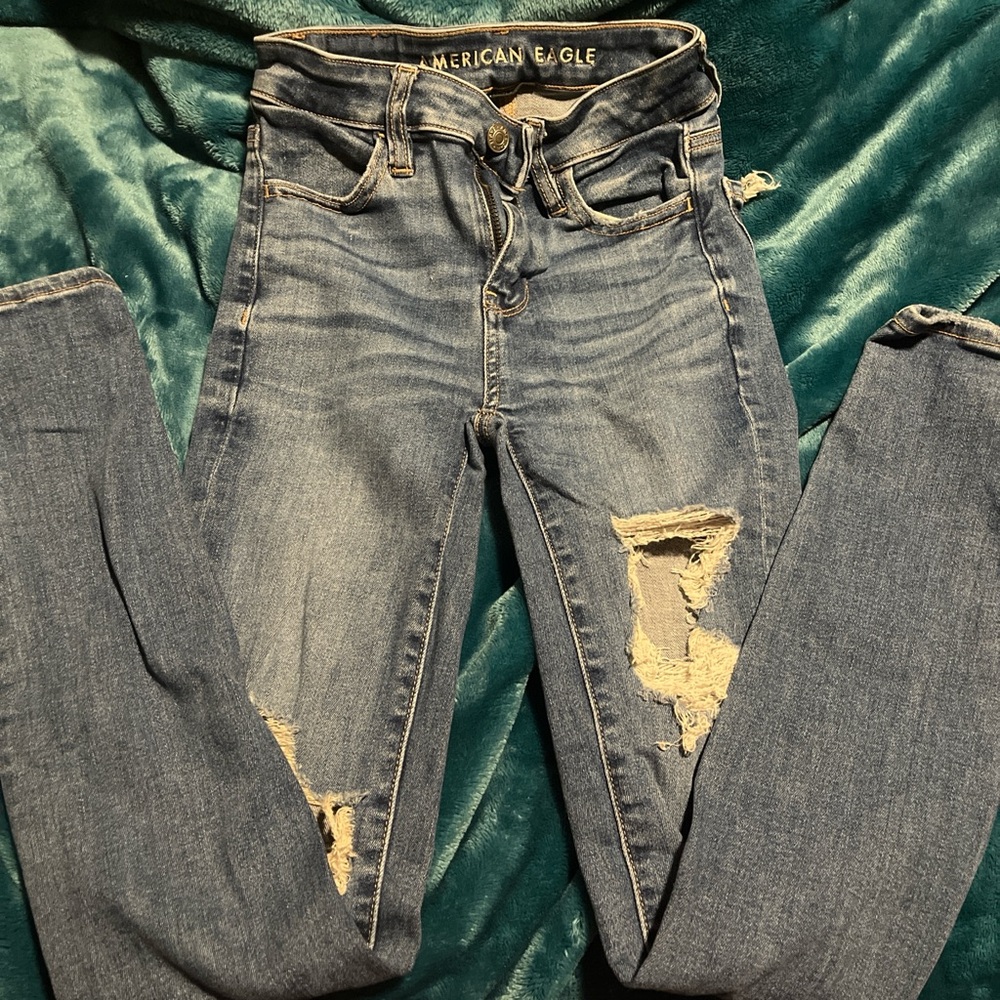American Eagle Outfitters Women's Light Blue Ripped Skinny Jeans